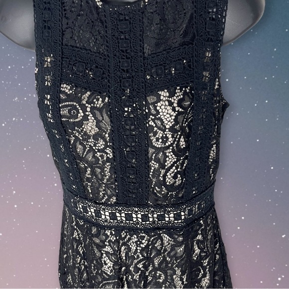 disney's Beauty and the Beast Juniors' Lace Shift Dress Size Medium - Picture 8 of 9